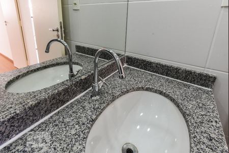 Banheiro de apartamento para alugar com 2 quartos, 56m² em Planalto, São Bernardo do Campo