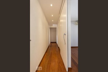 Corredor de apartamento para alugar com 3 quartos, 267m² em Vila Andrade, São Paulo