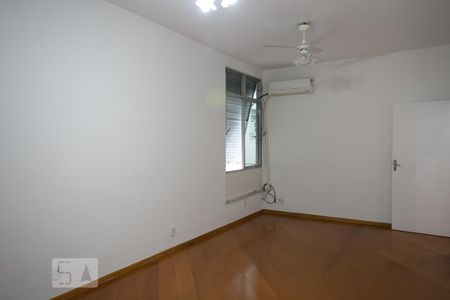 Sala de apartamento à venda com 2 quartos, 68m² em Tijuca, Rio de Janeiro