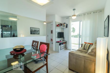 Sala de apartamento para alugar com 2 quartos, 50m² em Jacarepaguá, Rio de Janeiro