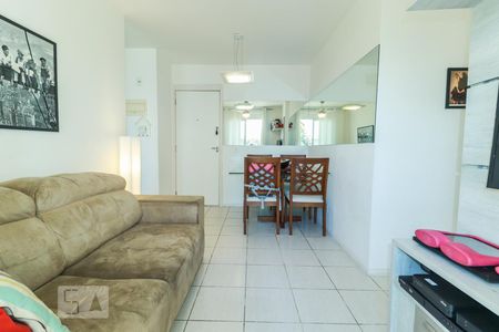 Sala de apartamento para alugar com 2 quartos, 50m² em Jacarepaguá, Rio de Janeiro