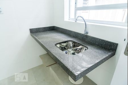 Cozinha de apartamento à venda com 2 quartos, 65m² em Auxiliadora, Porto Alegre