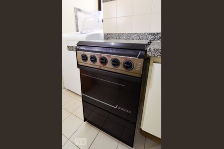 Cozinha de apartamento para alugar com 1 quarto, 50m² em Cambuí, Campinas