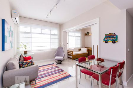 Sala de apartamento para alugar com 2 quartos, 75m² em Humaitá, Rio de Janeiro