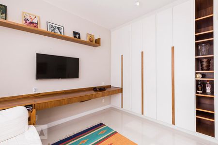 Quarto 1 de apartamento para alugar com 2 quartos, 75m² em Humaitá, Rio de Janeiro