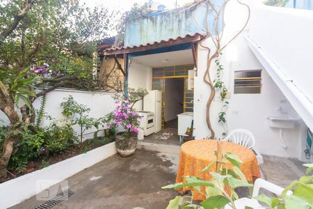 Quintal de kitnet/studio à venda com 1 quarto, 70m² em Butantã, São Paulo