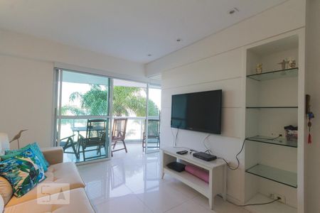 Sala de apartamento para alugar com 2 quartos, 85m² em Barra da Tijuca, Rio de Janeiro