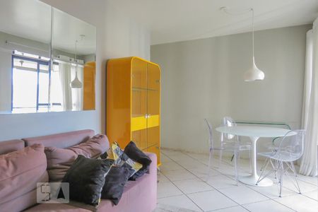 Sala de apartamento à venda com 2 quartos, 62m² em Moema, São Paulo