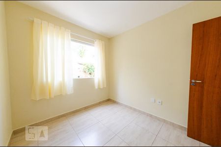 Quarto 1 de apartamento para alugar com 2 quartos, 52m² em Vila Amaral, Belo Horizonte