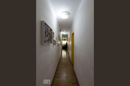 Corredor de casa à venda com 5 quartos, 400m² em Vila Nair, São Paulo