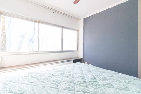 Quarto  de kitnet/studio para alugar com 1 quarto, 35m² em Centro Cívico, Curitiba