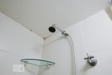 Banheiro de apartamento para alugar com 2 quartos, 51m² em Jacarepaguá, Rio de Janeiro