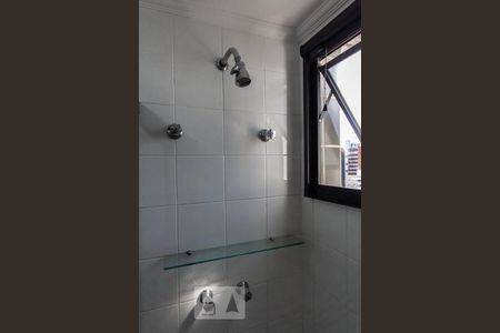 Banheiro de apartamento à venda com 1 quarto, 46m² em Vila Andrade, São Paulo