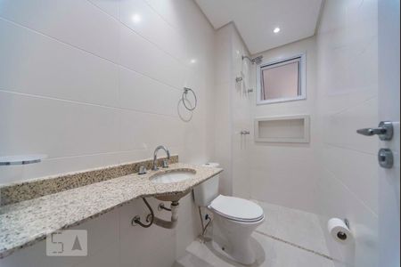 Banheiro  de apartamento para alugar com 3 quartos, 78m² em Vila Alzira, Santo André