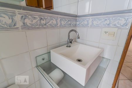 Pia do banheiro de apartamento para alugar com 2 quartos, 55m² em Jardim São Judas Tadeu, Guarulhos