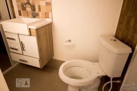 Banheiro de casa para alugar com 1 quarto, 110m² em Silveira, Santo André