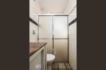 Banheiro de apartamento para alugar com 2 quartos, 51m² em Jardim Iporanga, Guarulhos
