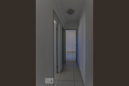 Corredor de apartamento para alugar com 2 quartos, 57m² em Vila Caraguatá, São Paulo