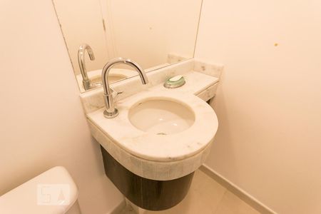 Banheiro 1 de apartamento à venda com 3 quartos, 97m² em Vila Gumercindo, São Paulo