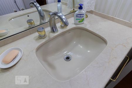 Apartamento para alugar com 100m², 3 quartos e 1 vaga Apartamento para alugar com 100m², 3 quartos e 1 vagaBanheiro - Suíte