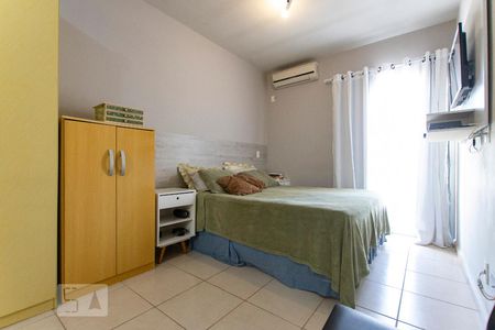 Casa à venda com 130m², 3 quartos e 2 vagas Casa à venda com 130m², 3 quartos e 2 vagasSuite