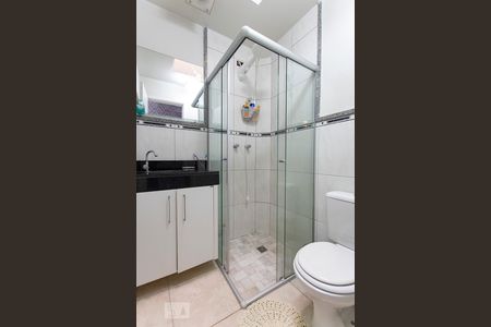 Casa à venda com 130m², 3 quartos e 2 vagas Casa à venda com 130m², 3 quartos e 2 vagasBanheiro Social