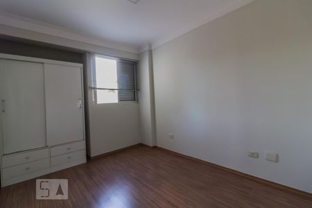 Quarto 2 de apartamento para alugar com 2 quartos, 70m² em Jardim Guarulhos, Guarulhos