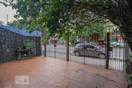 Garagem de casa à venda com 2 quartos, 140m² em Vila Ipojuca, São Paulo