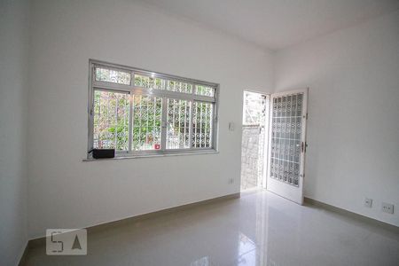 Sala de casa à venda com 2 quartos, 140m² em Vila Ipojuca, São Paulo