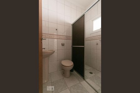 Banheiro 2 de casa à venda com 3 quartos, 370m² em Jardim da Glória, São Paulo