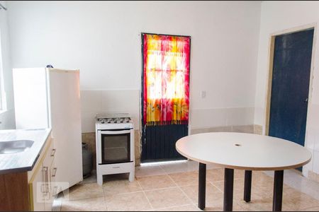 Sala e cozinha de casa à venda com 1 quarto, 52m² em Estância Velha, Canoas