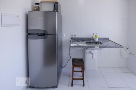 Cozinha de apartamento para alugar com 1 quarto, 35m² em Água Branca, São Paulo