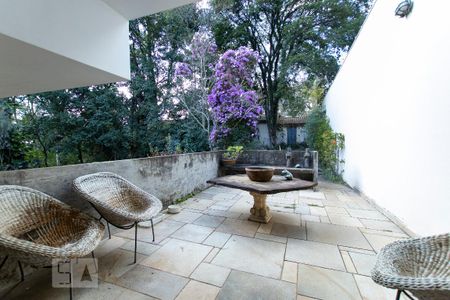 Casa de condomínio à venda com 540m², 3 quartos e 6 vagas Casa de condomínio à venda com 540m², 3 quartos e 6 vagasArea de Descanso - Externa