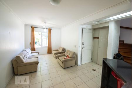 Sala de Estar de casa de condomínio para alugar com 3 quartos, 190m² em Morro do Espelho, São Leopoldo