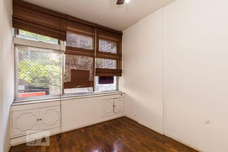 Quarto 1  de apartamento à venda com 2 quartos, 70m² em Laranjeiras, Rio de Janeiro