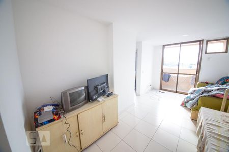 Sala  de apartamento para alugar com 3 quartos, 77m² em Centro, Niterói