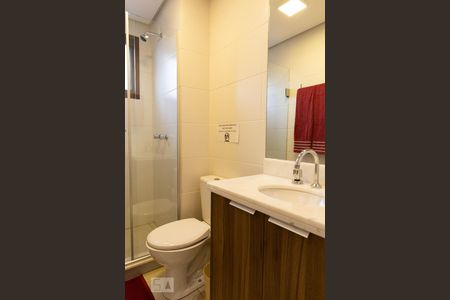 Banheiro de apartamento à venda com 2 quartos, 68m² em Jardim do Salso, Porto Alegre
