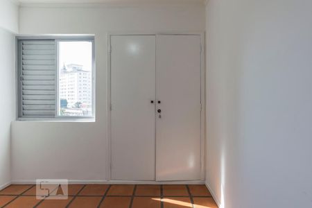 Quarto 1 (Armários) de apartamento para alugar com 2 quartos, 70m² em Jardim da Glória, São Paulo