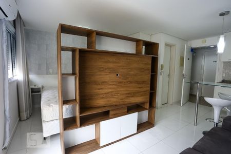 armário a sala  de kitnet/studio para alugar com 1 quarto, 38m² em Jardim Ampliação, São Paulo