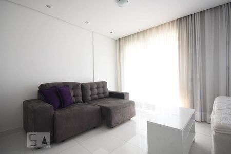 Sala de kitnet/studio para alugar com 1 quarto, 38m² em Jardim Ampliação, São Paulo