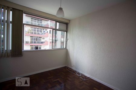 quarto 1 de apartamento à venda com 3 quartos, 142m² em Icaraí, Niterói