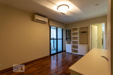 Sala de Íntima de apartamento à venda com 5 quartos, 320m² em Panamby, São Paulo