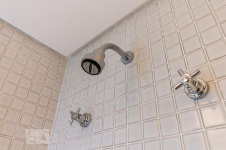 Detalhe do Banheiro do Corredor de apartamento à venda com 2 quartos, 70m² em Alphaville, Barueri