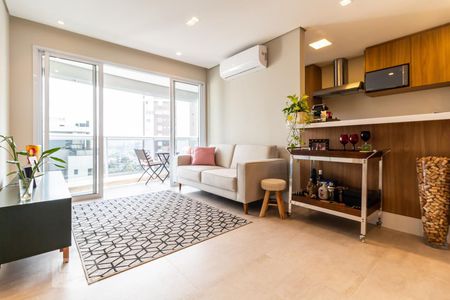 Sala de apartamento à venda com 2 quartos, 70m² em Alphaville, Barueri