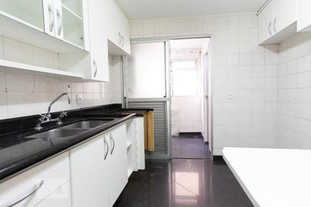 Cozinha de apartamento para alugar com 3 quartos, 79m² em Chácara Inglesa, São Paulo