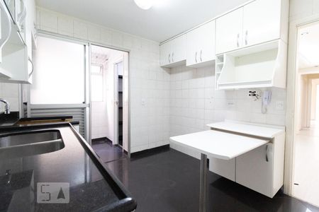 Cozinha de apartamento para alugar com 3 quartos, 79m² em Chácara Inglesa, São Paulo