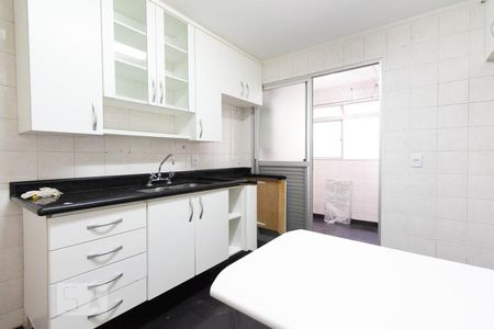 Cozinha de apartamento para alugar com 3 quartos, 79m² em Chácara Inglesa, São Paulo