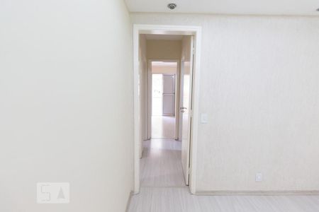 Corredor de apartamento para alugar com 3 quartos, 79m² em Chácara Inglesa, São Paulo