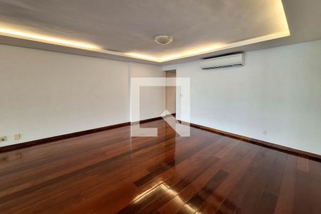 Sala 1 de apartamento para alugar com 4 quartos, 300m² em Ingá, Niterói