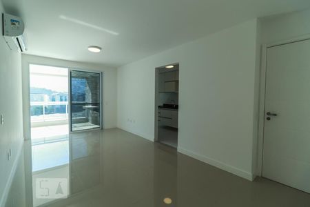 Sala de apartamento para alugar com 2 quartos, 85m² em Camorim, Rio de Janeiro